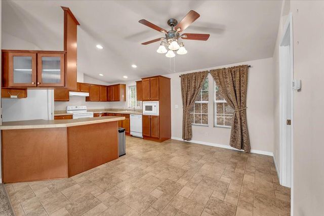 14803 Bollibokka Way, Redding, CA 96003