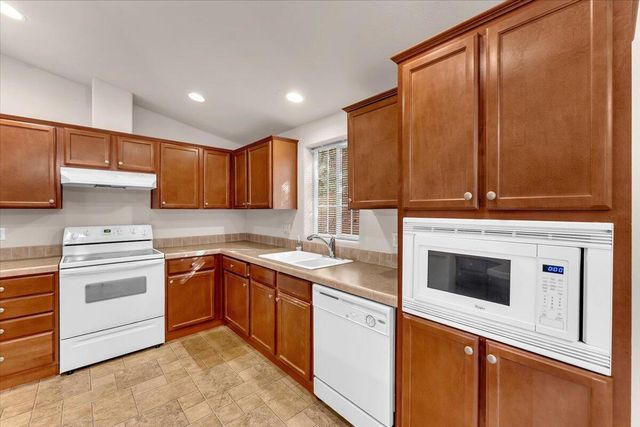 14803 Bollibokka Way, Redding, CA 96003