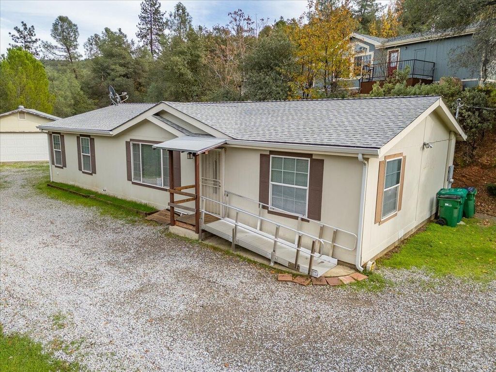 14803 Bollibokka Way, Redding, CA 96003