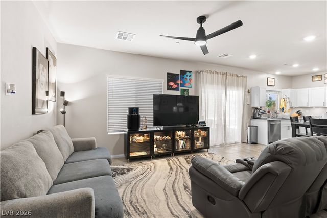 7934 Diamond Sky Avenue, Las Vegas, NV 89113