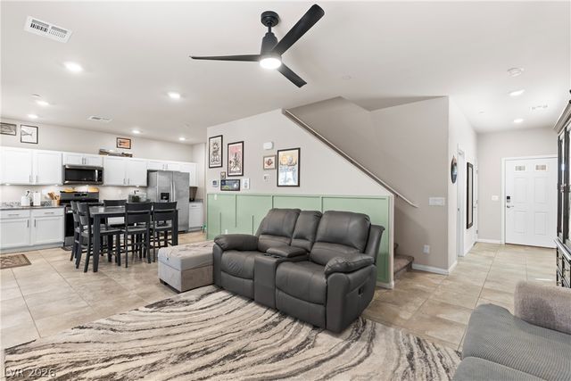 7934 Diamond Sky Avenue, Las Vegas, NV 89113
