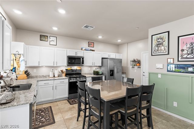 7934 Diamond Sky Avenue, Las Vegas, NV 89113