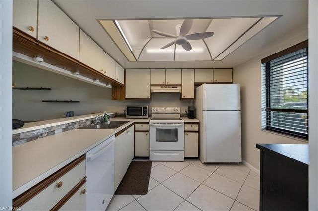 5741 Gage LN # 104D, Naples, FL 34113