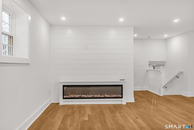 317 Narrow Lane, Orange, CT 06477