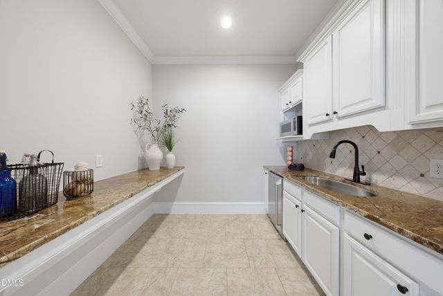 2625 Village Manor Way, Raleigh, NC 27614