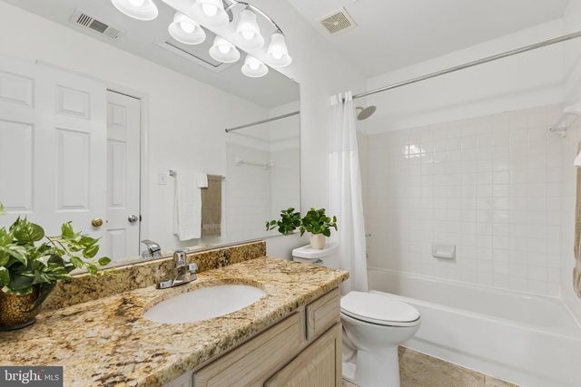 5556 JOWETT CT, Alexandria, VA 22315