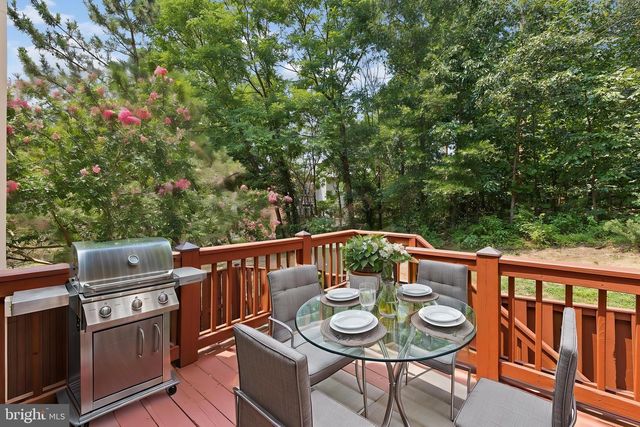 5556 JOWETT CT, Alexandria, VA 22315