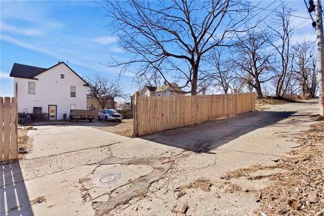 1006 Grandview Boulevard, Kansas City, KS 66102