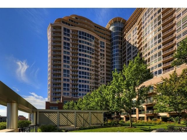 807 DAVIS Street 902, Evanston, IL 60201