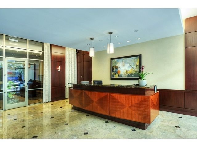 807 DAVIS Street 902, Evanston, IL 60201