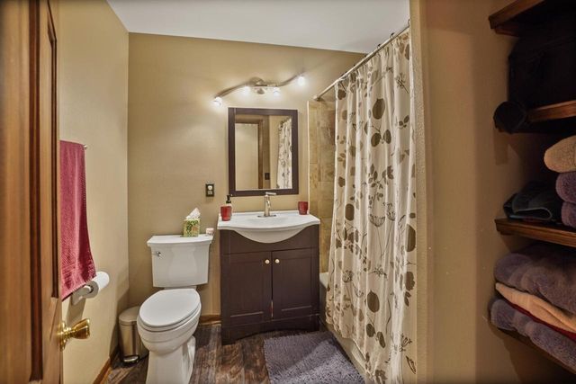 W293S3017 Ancestral DRIVE, Waukesha, WI 53188