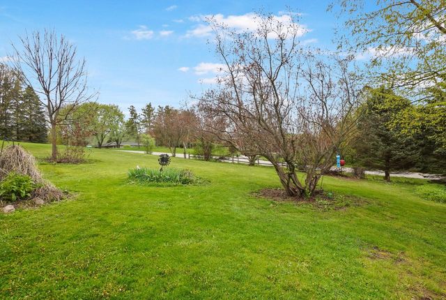 W293S3017 Ancestral DRIVE, Waukesha, WI 53188