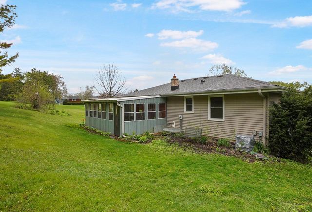 W293S3017 Ancestral DRIVE, Waukesha, WI 53188
