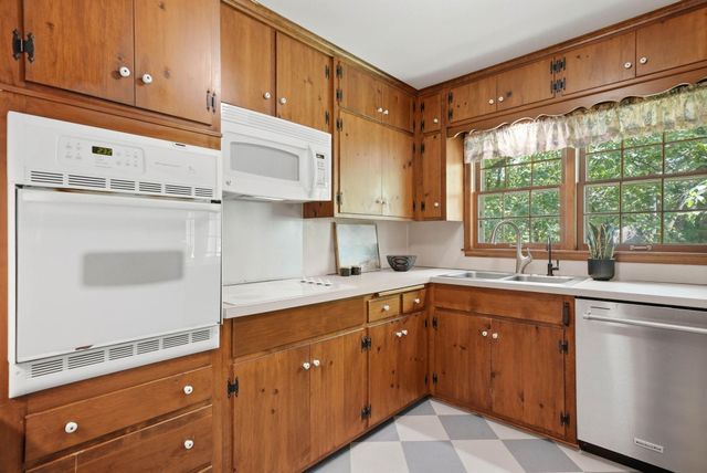 6930 Foxglove Circle, Excelsior, MN 55331