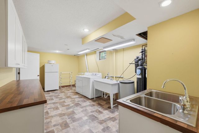 6930 Foxglove Circle, Excelsior, MN 55331