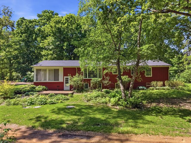 6930 Foxglove Circle, Excelsior, MN 55331