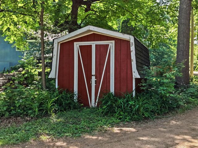 6930 Foxglove Circle, Excelsior, MN 55331