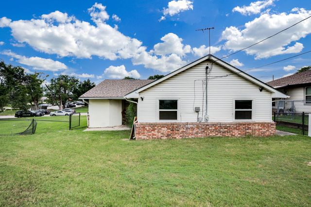 3017 E Shadybrook, Wichita, KS 67214