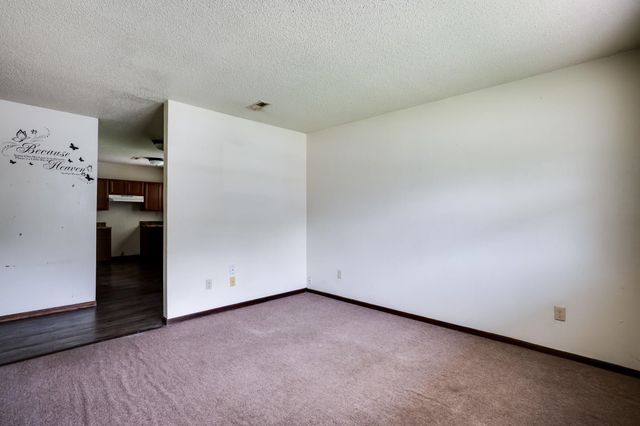 3017 E Shadybrook, Wichita, KS 67214