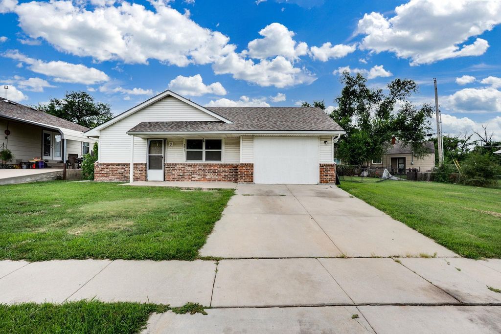 3017 E Shadybrook, Wichita, KS 67214