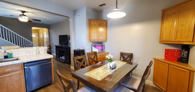 2602 Country Manor Dr, Riverbank, CA 95367