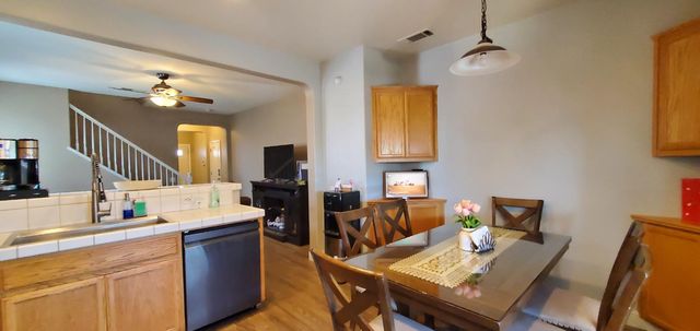 2602 Country Manor Dr, Riverbank, CA 95367