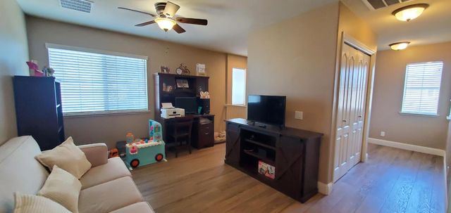 2602 Country Manor Dr, Riverbank, CA 95367