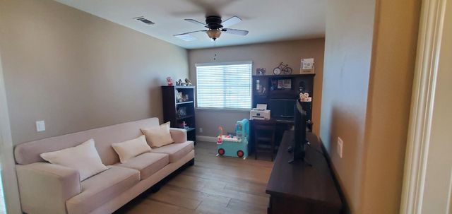 2602 Country Manor Dr, Riverbank, CA 95367