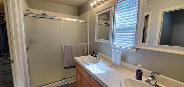 2602 Country Manor Dr, Riverbank, CA 95367