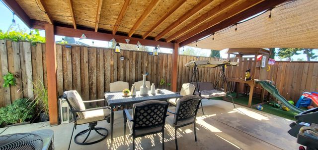 2602 Country Manor Dr, Riverbank, CA 95367