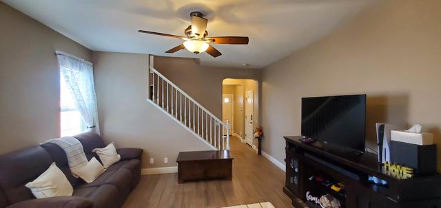 2602 Country Manor Dr, Riverbank, CA 95367