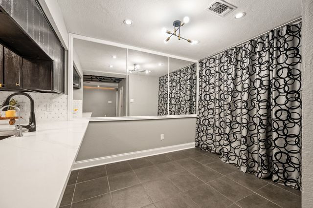 1100 Brighton Drive D, Arlington, TX 76012
