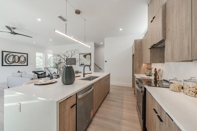 5320 Reiger Avenue 102, Dallas, TX 75214