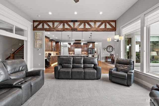 2156 E Hyper Dr, Meridian, ID 83642