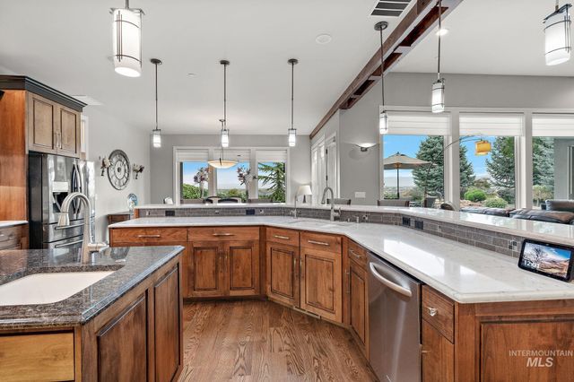 2156 E Hyper Dr, Meridian, ID 83642