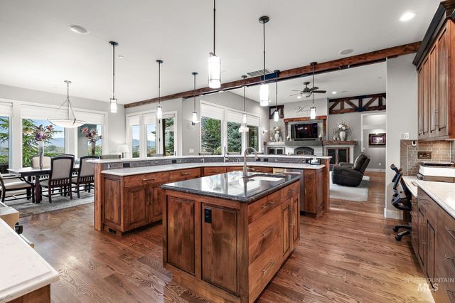 2156 E Hyper Dr, Meridian, ID 83642