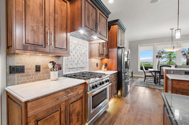 2156 E Hyper Dr, Meridian, ID 83642