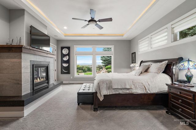 2156 E Hyper Dr, Meridian, ID 83642