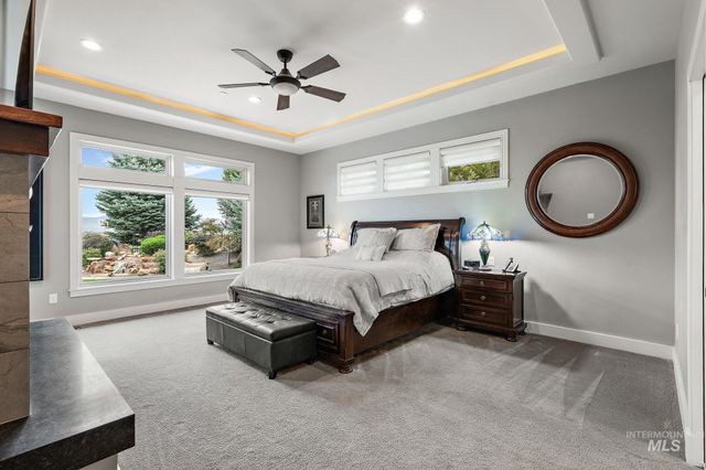 2156 E Hyper Dr, Meridian, ID 83642