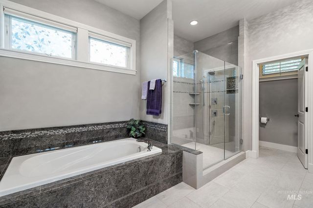 2156 E Hyper Dr, Meridian, ID 83642