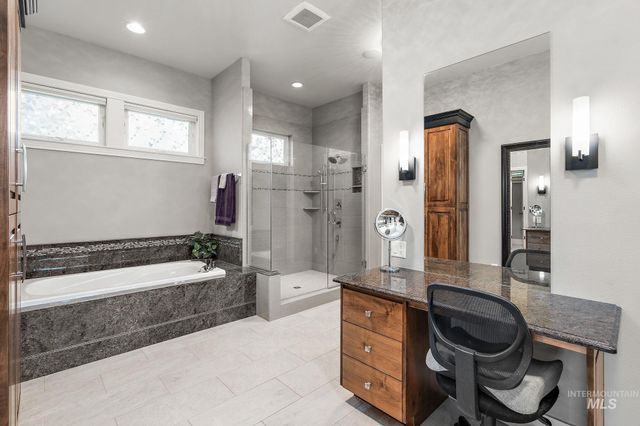 2156 E Hyper Dr, Meridian, ID 83642