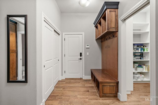 2156 E Hyper Dr, Meridian, ID 83642