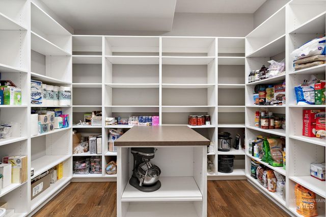 2156 E Hyper Dr, Meridian, ID 83642