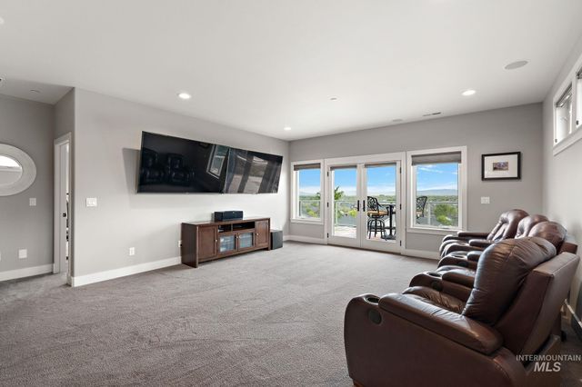 2156 E Hyper Dr, Meridian, ID 83642