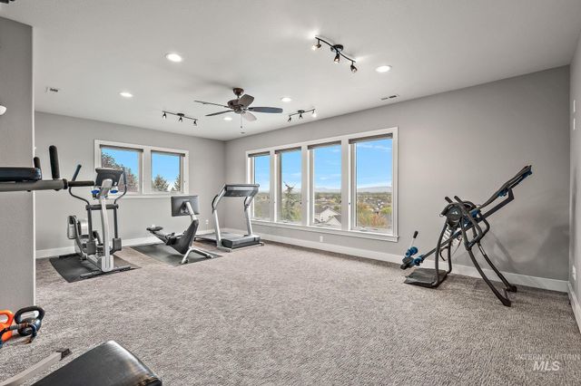 2156 E Hyper Dr, Meridian, ID 83642