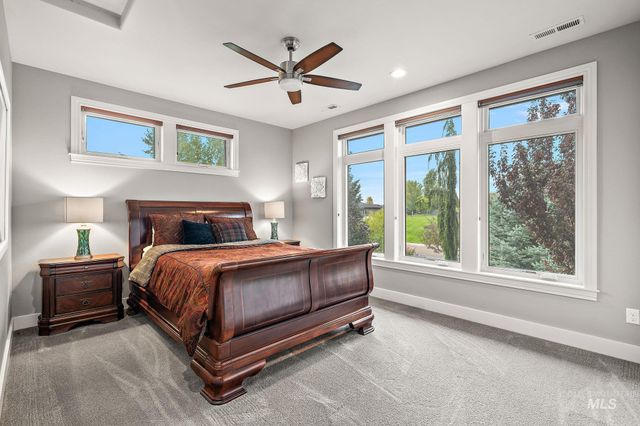 2156 E Hyper Dr, Meridian, ID 83642