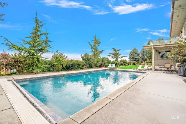 2156 E Hyper Dr, Meridian, ID 83642