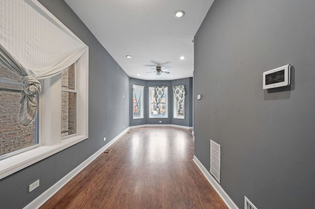 7214 S Saint Lawrence Avenue, Chicago, IL 60619