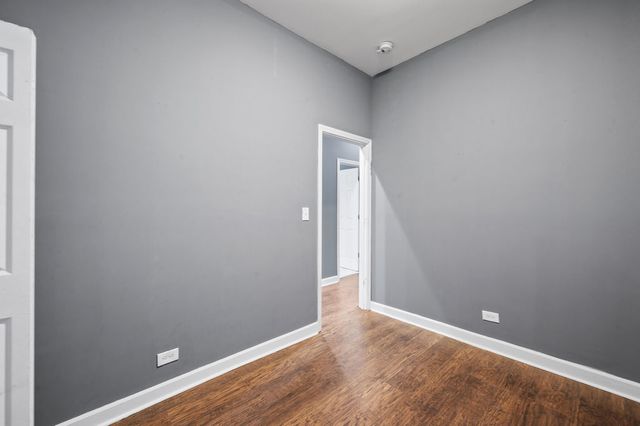 7214 S Saint Lawrence Avenue, Chicago, IL 60619