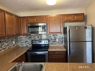 175 Mill Pond Road 214, Hamden, CT 06514